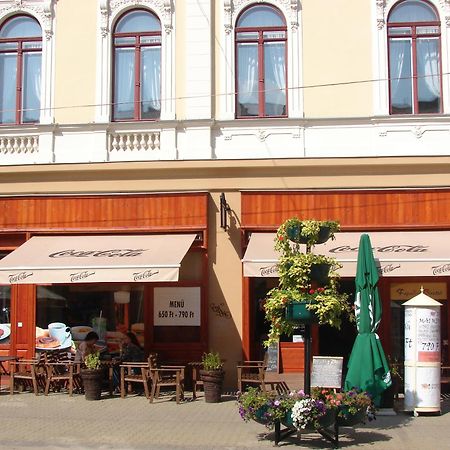 Promenade Panzio Bed & Breakfast Miskolc Bagian luar foto