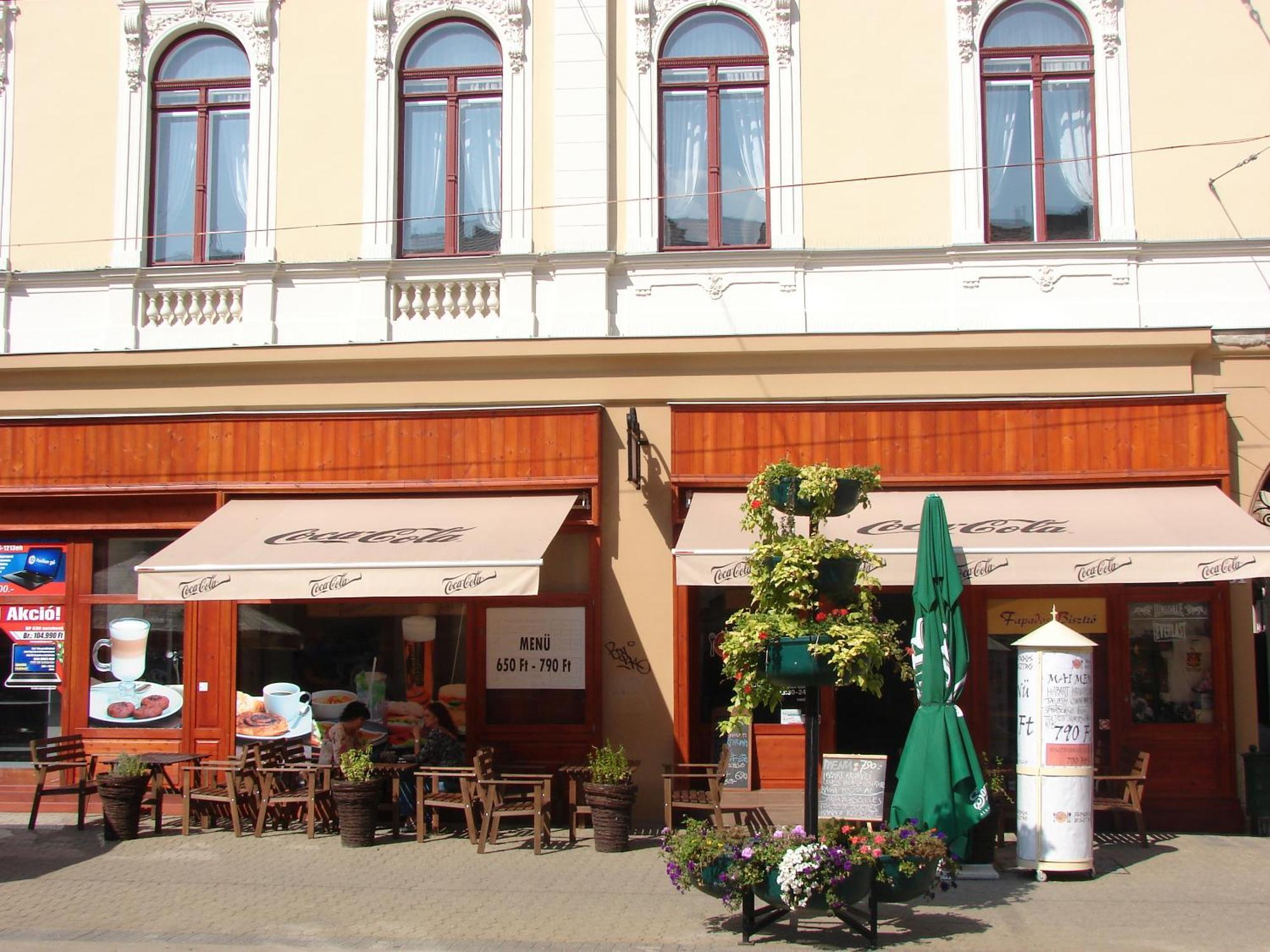 Promenade Panzio Bed & Breakfast Miskolc Bagian luar foto