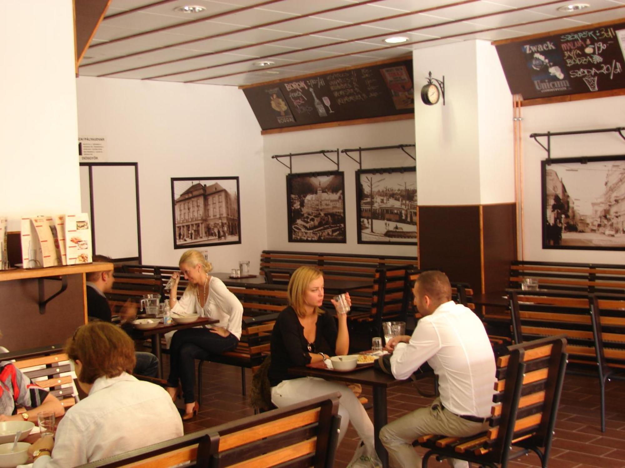 Promenade Panzio Bed & Breakfast Miskolc Bagian luar foto