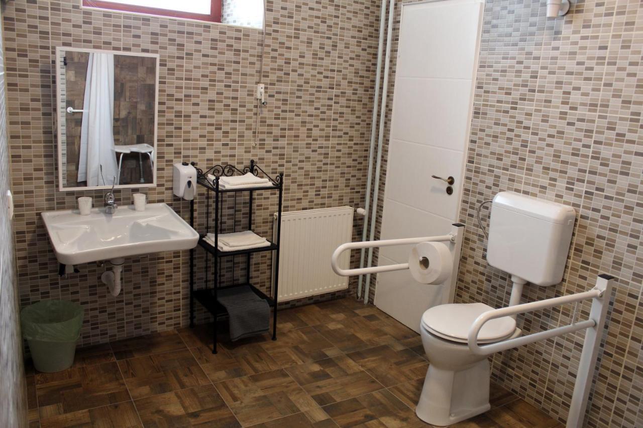 Promenade Panzio Bed & Breakfast Miskolc Bagian luar foto