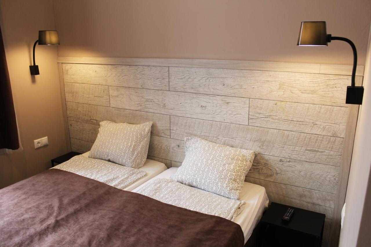 Promenade Panzio Bed & Breakfast Miskolc Bagian luar foto