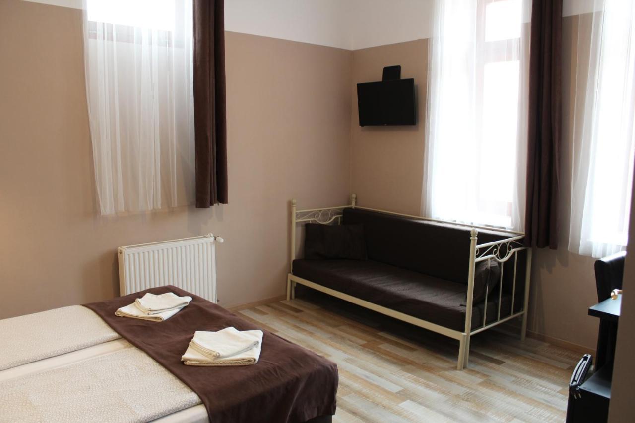 Promenade Panzio Bed & Breakfast Miskolc Bagian luar foto