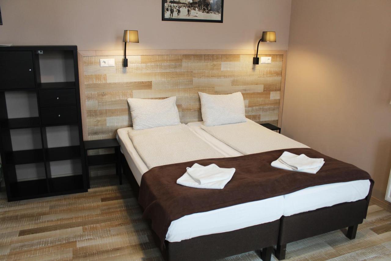Promenade Panzio Bed & Breakfast Miskolc Bagian luar foto