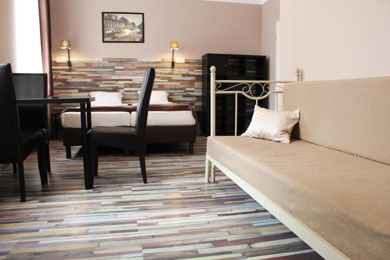 Promenade Panzio Bed & Breakfast Miskolc Bagian luar foto